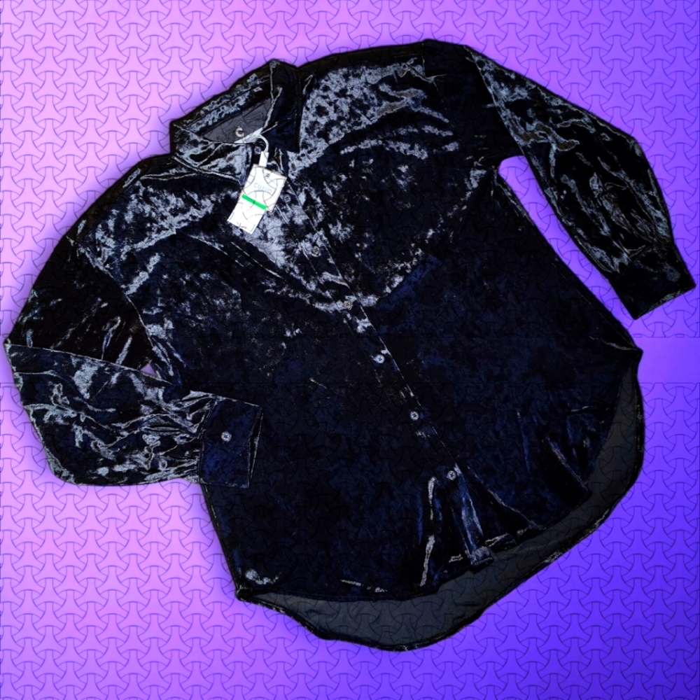 Women's CUPIO Black Velour Button Front Long Sleeve Shirt - L